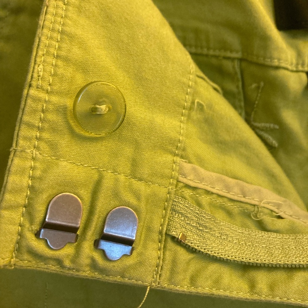 Women’s Talbots Green Shorts with Dragonfly Detail - Picture 3 of 7